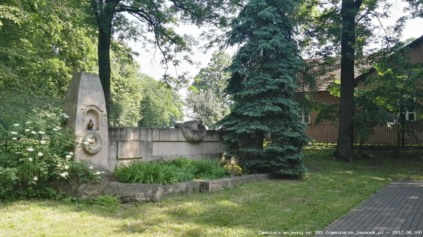 Cmentarz wojenny z I wojny nr 393 - Górka Kościelnicka (koło kościoła)