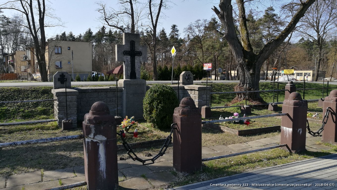 Cmentarz wojenny z I wojny nr 323 - Mikluszowice (cm. parafialny)